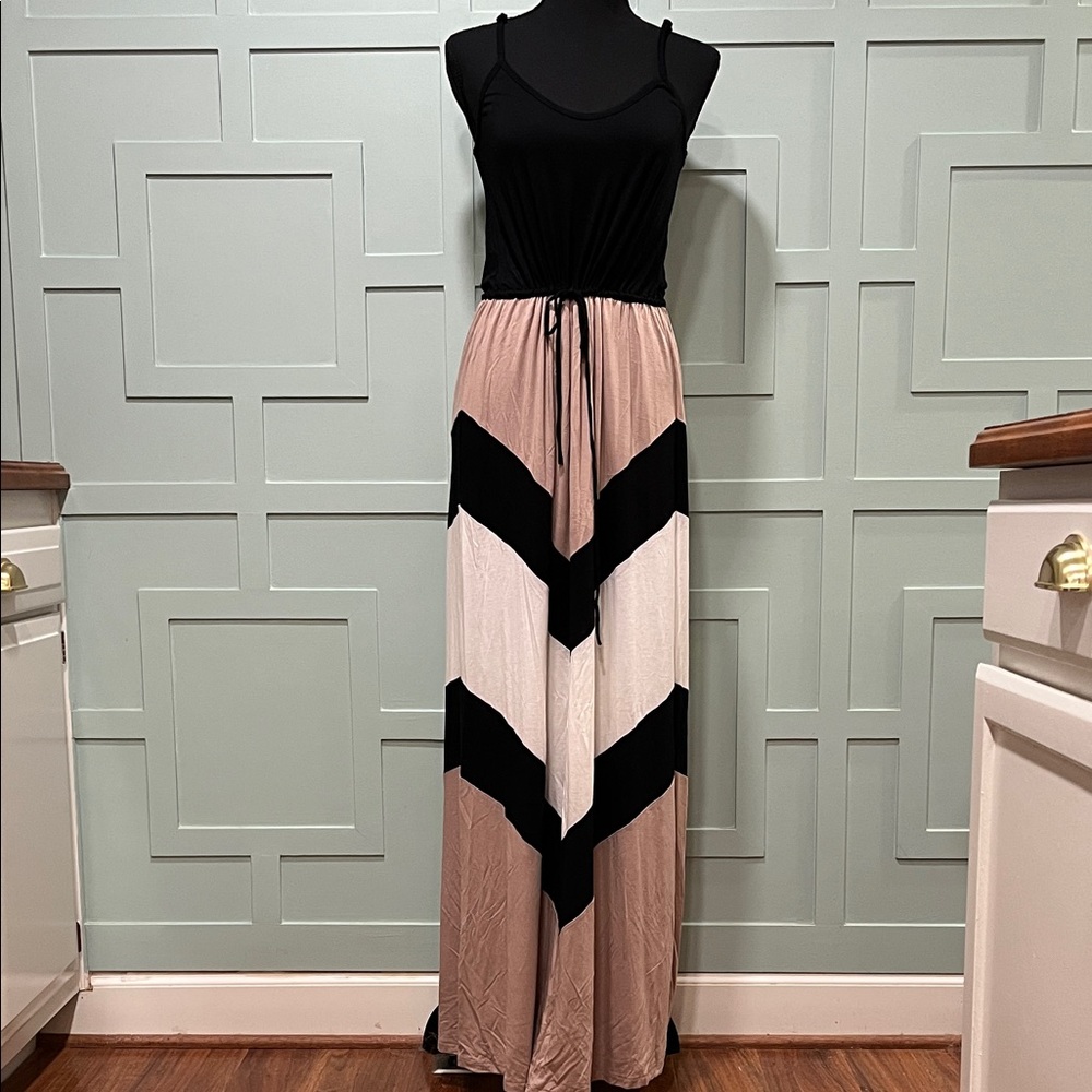 Stylish Black and Tan Maxi Dress